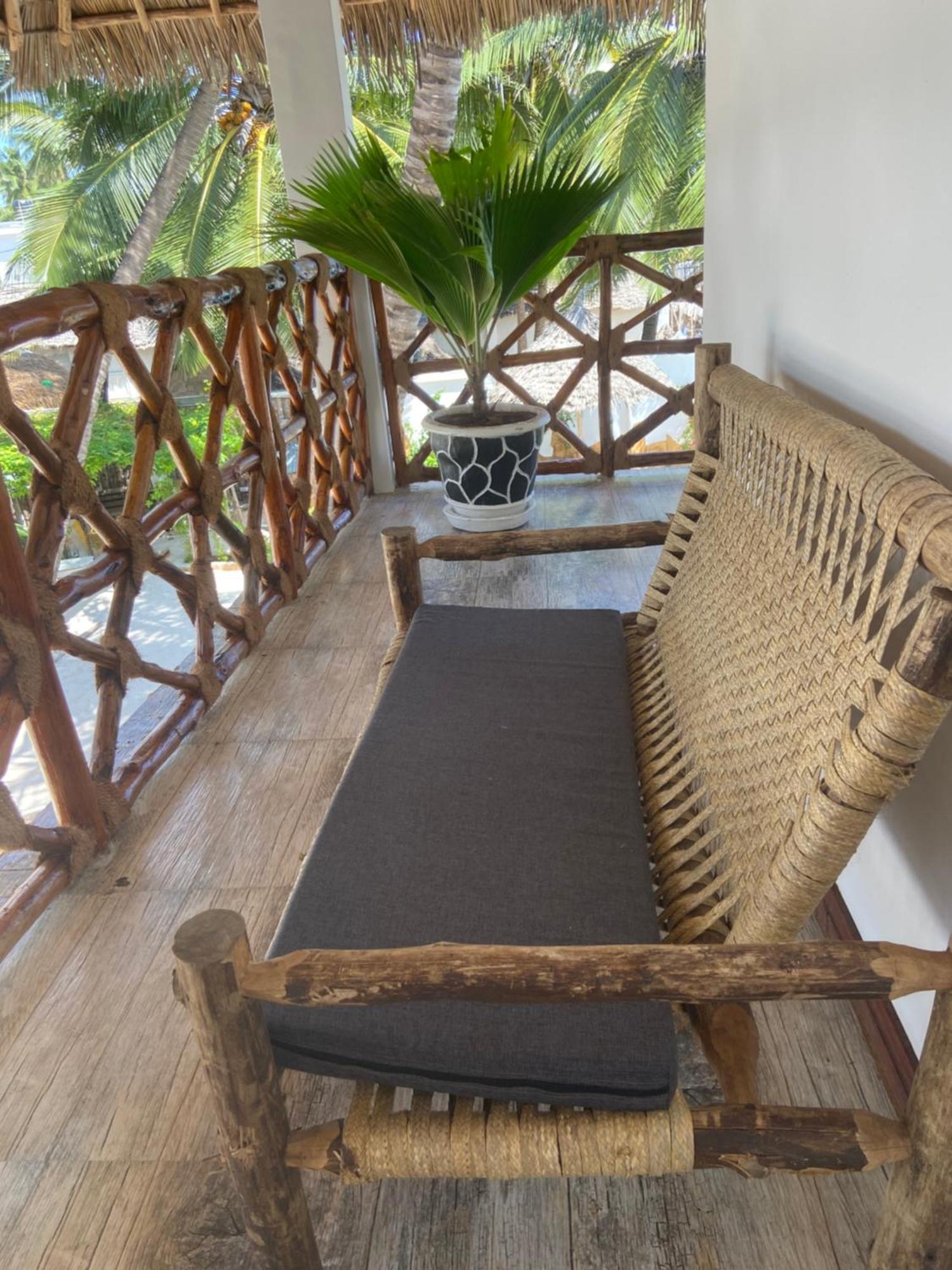 Bed and Breakfast Waka Waka Pwani Mchangani Exterior foto